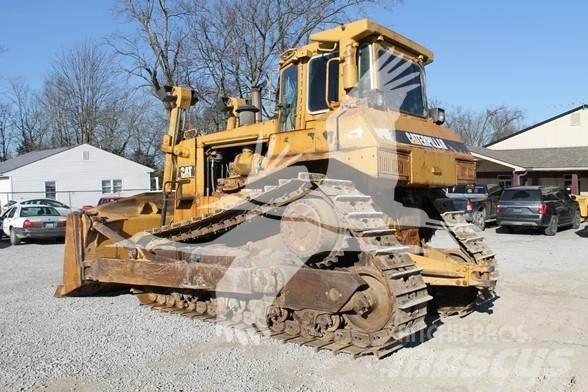 CAT D8N Telaketjupuskutraktorit