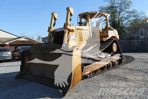 CAT D8N Telaketjupuskutraktorit