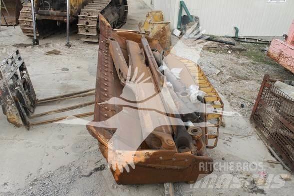 CAT D8R Telaketjupuskutraktorit