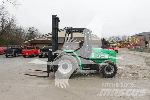 JCB 930 Maastotrukit