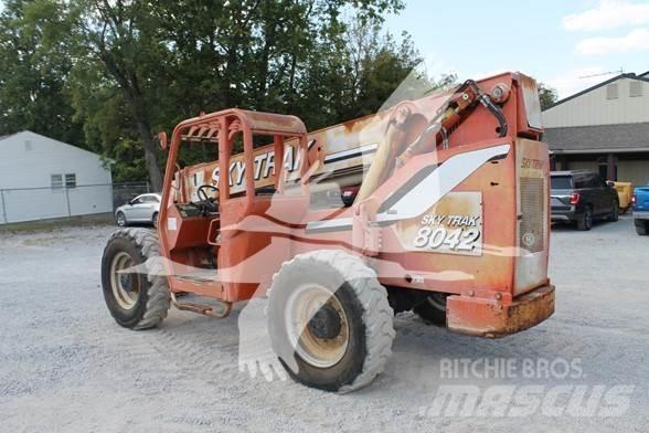 SkyTrak 8042 Kurottajat