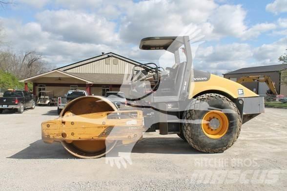 Volvo SD100D Yksivalssijyrät