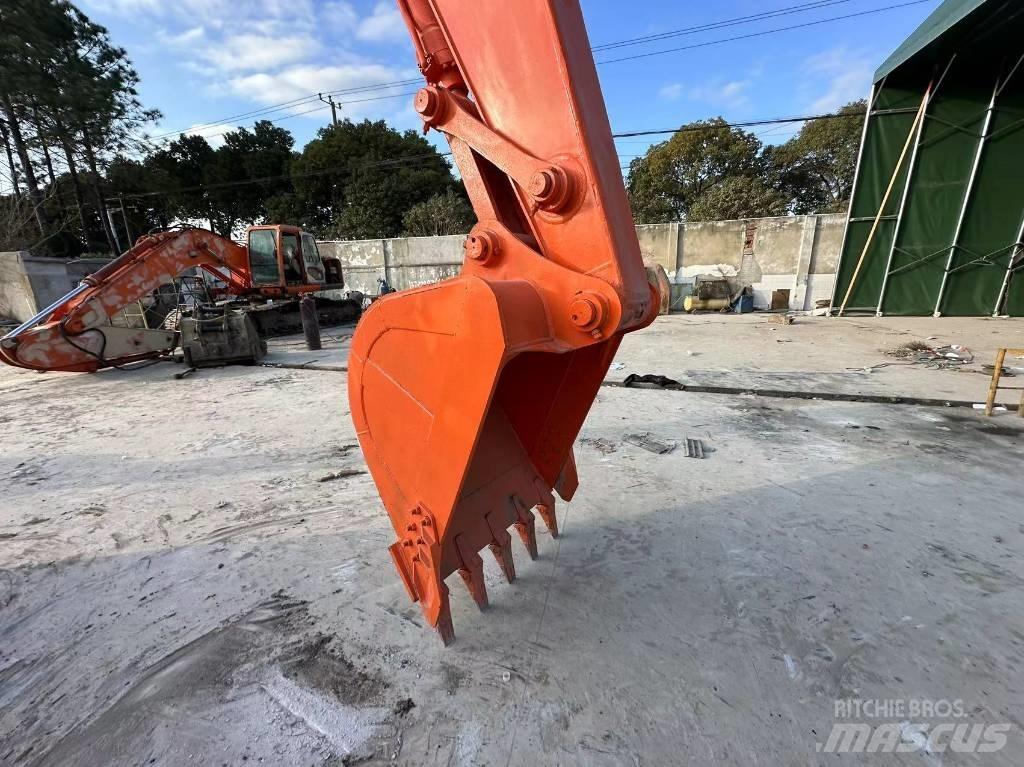 Hitachi ZX 200 Minikaivukoneet < 7t