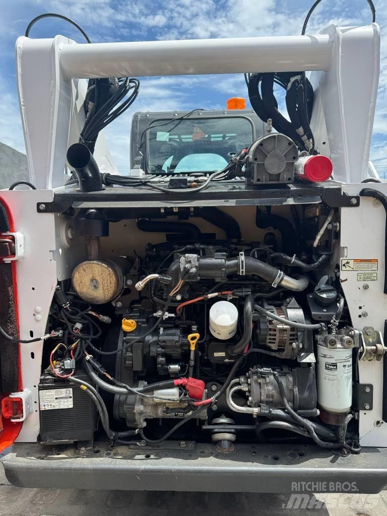 Bobcat T 740 Liukuohjatut kuormaajat
