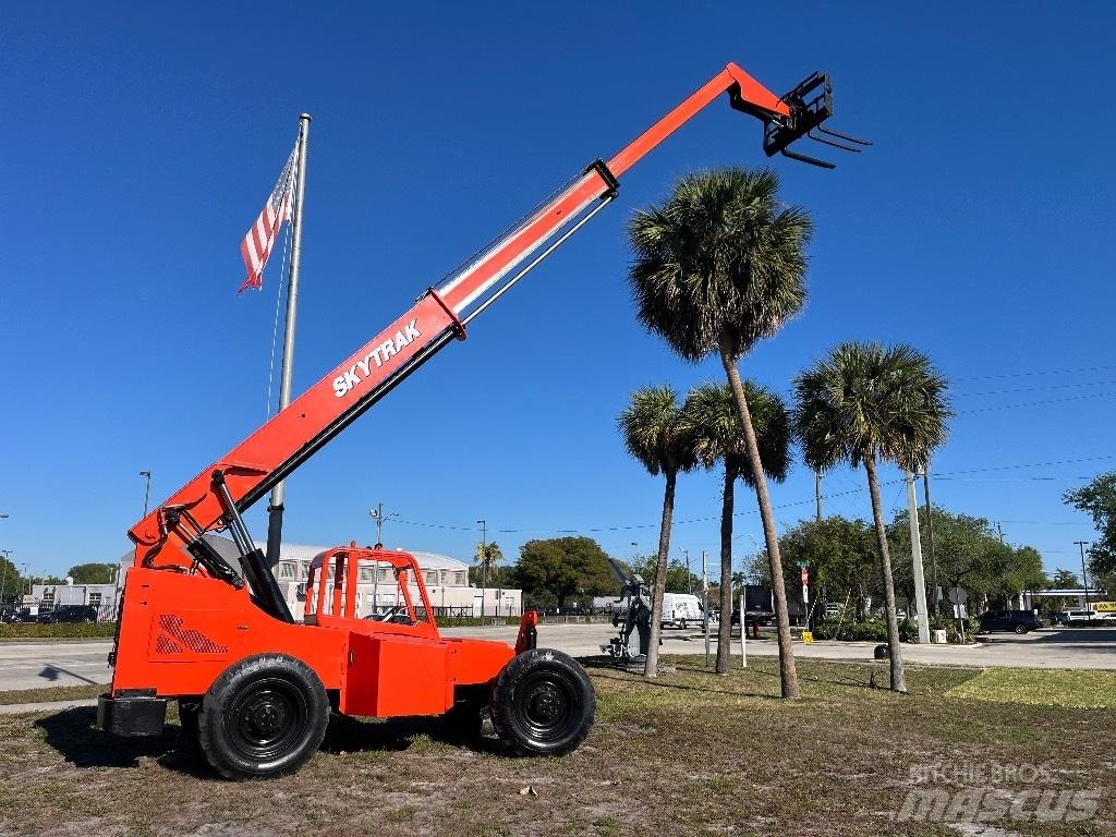 SkyTrak 8042 Kurottajat