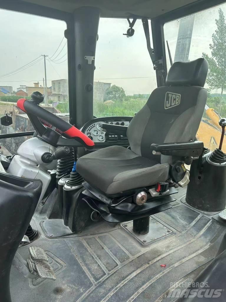 JCB 3 CX Kaivurikuormaajat