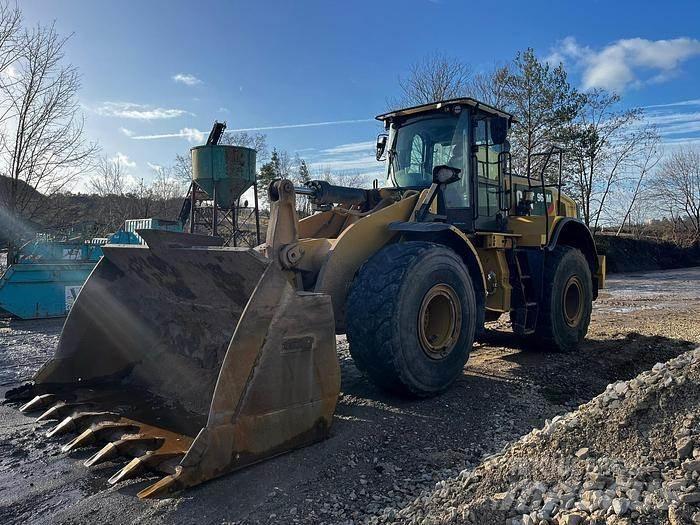 CAT 966M Pyöräkuormaajat