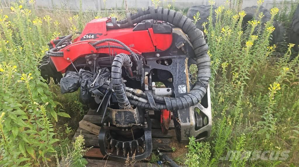 Komatsu C 144 Harvesterit