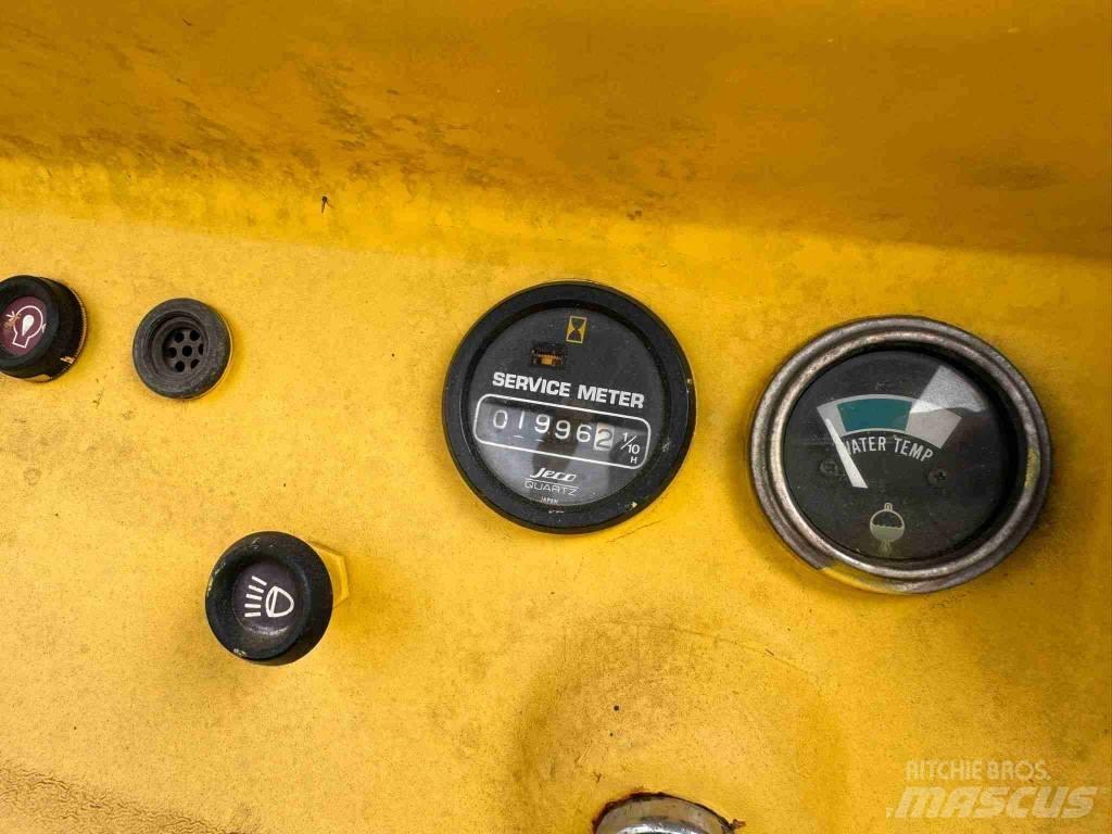 Komatsu D 21 P-5 Telaketjupuskutraktorit