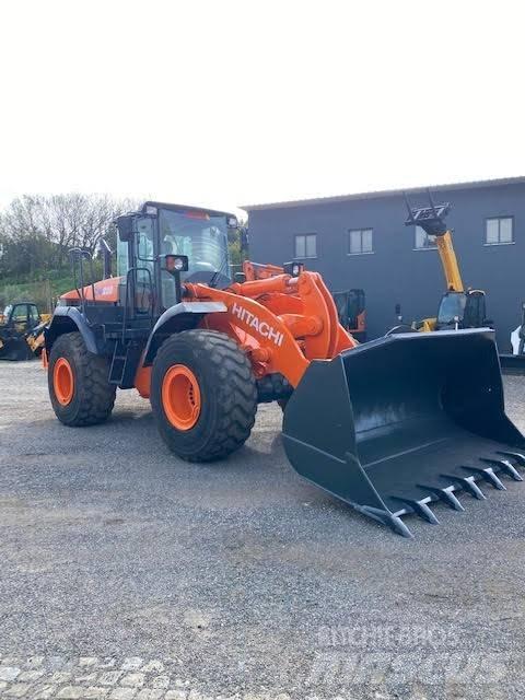 Hitachi ZW 220 Pyöräkuormaajat