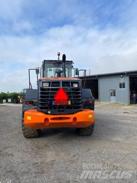Hitachi ZW 220 Pyöräkuormaajat