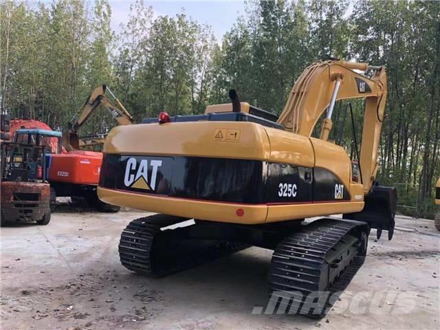CAT 325 Telakaivukoneet