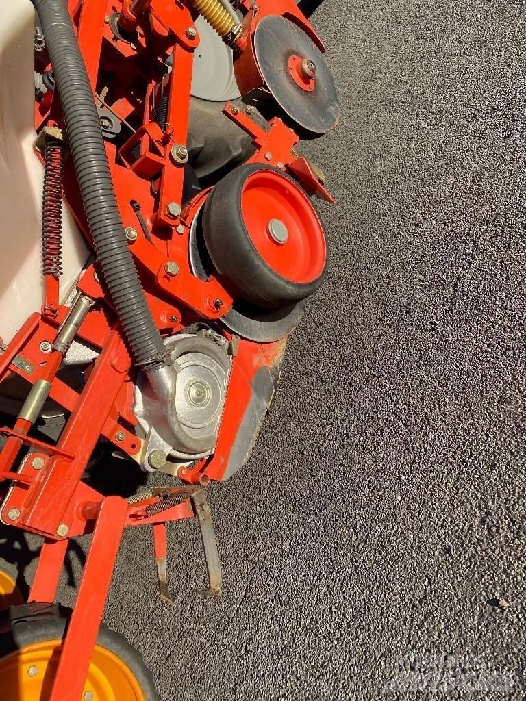 Kuhn Planter 2 Tarkkuuskylvökoneet