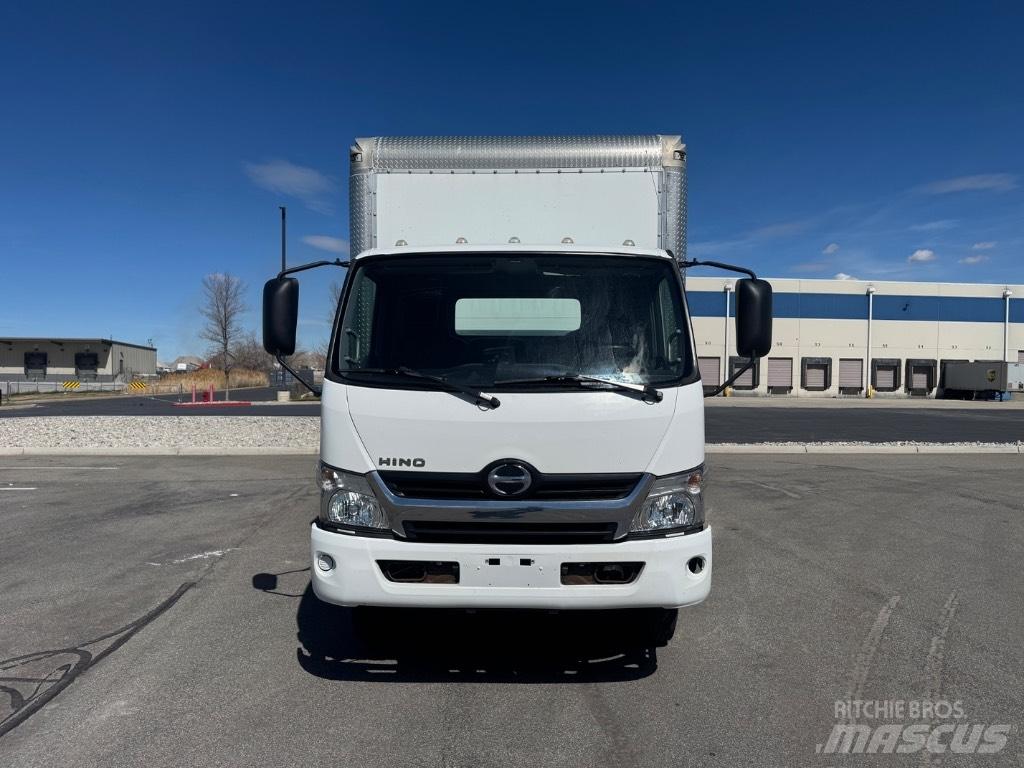 Hino 155 Pakettiautot
