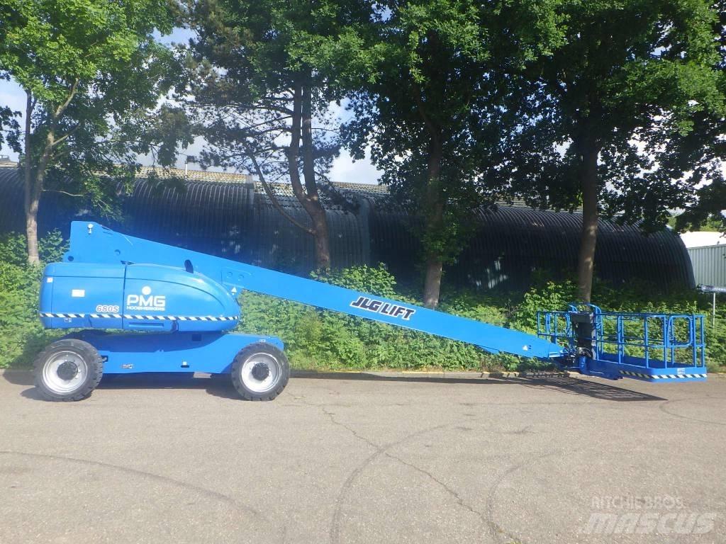 JLG 680S Teleskooppipuominostimet