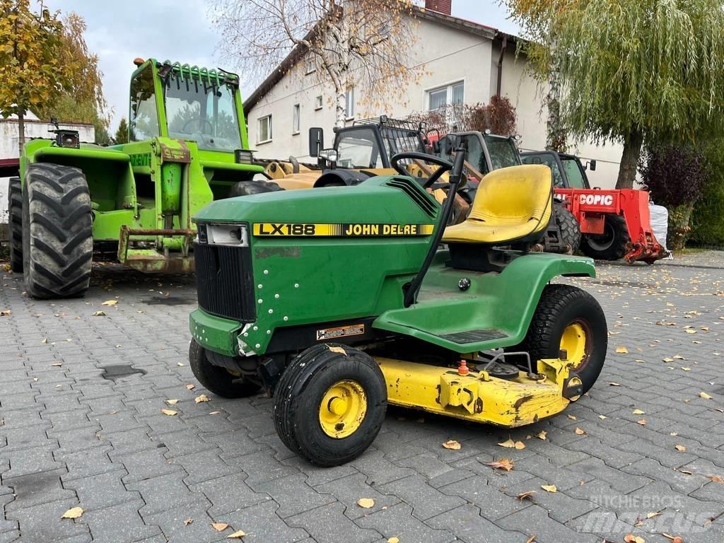 John Deere LX 188 Päältäajettavat ruohonleikkurit