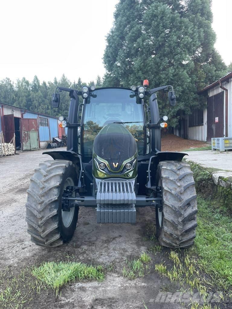 Valtra G 135 Traktorit