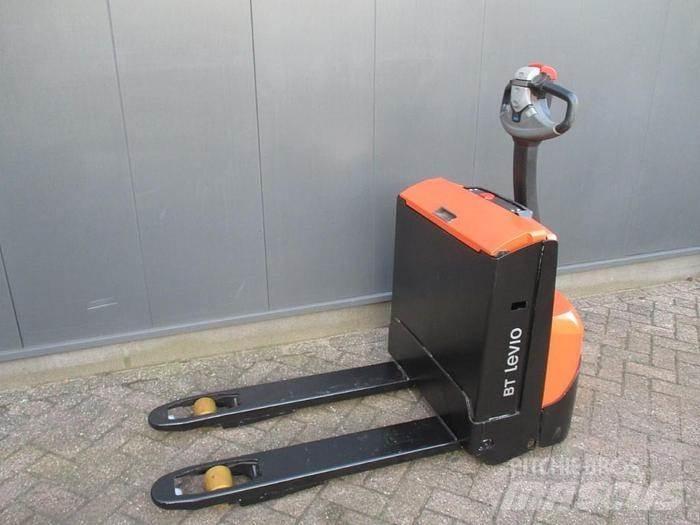 Toyota LWE 140 Lavansiirtotrukit