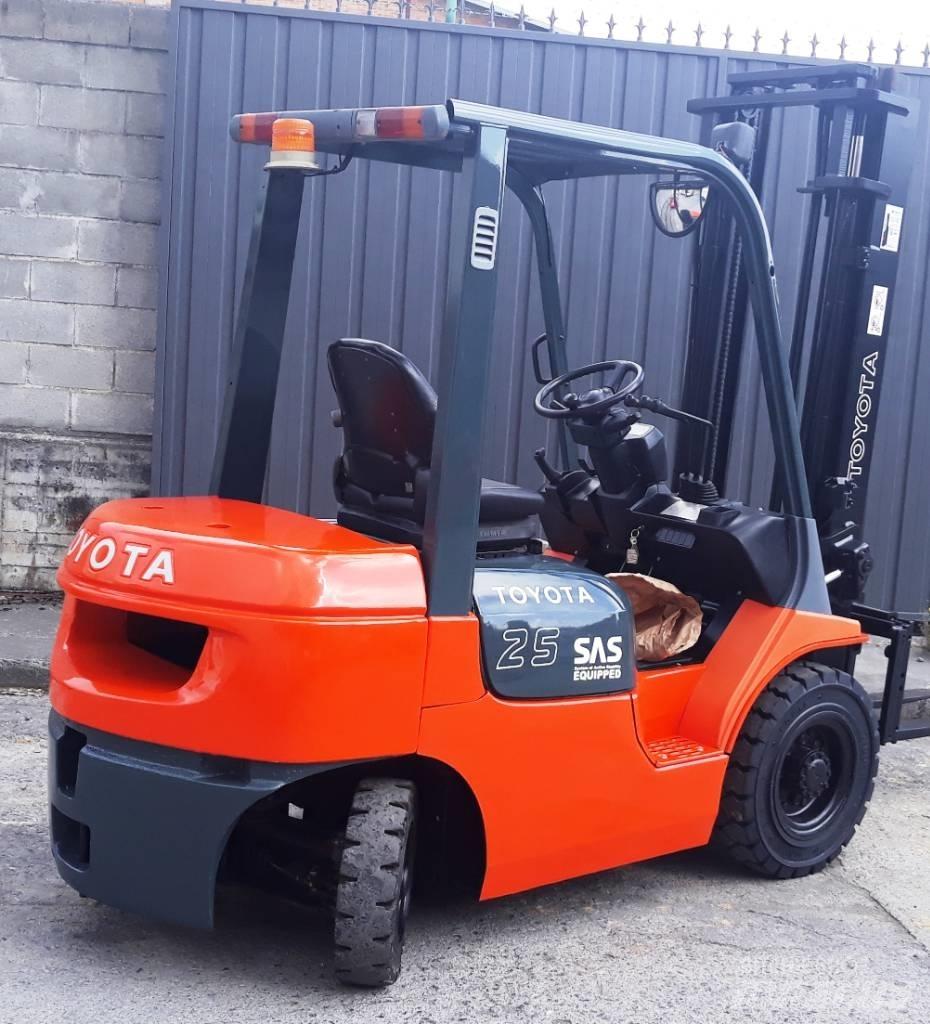 Toyota 02 7 FDF 25 Dieseltrukit