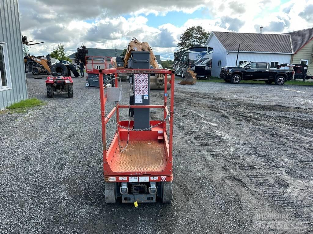 SkyJack SJ 12 Saksilavat