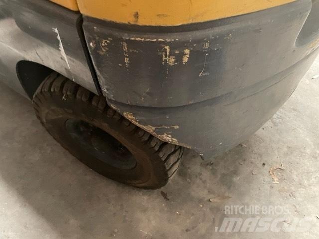 TCM FG15N18T Maastotrukit