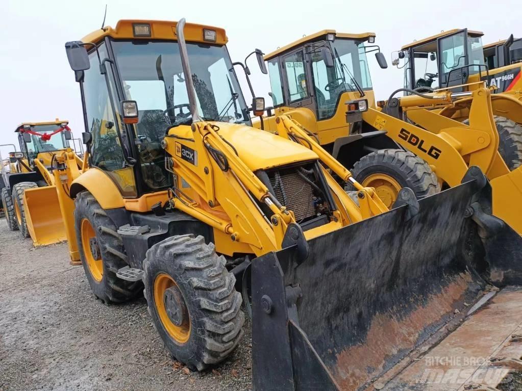 JCB 3 CX Kaivurikuormaajat