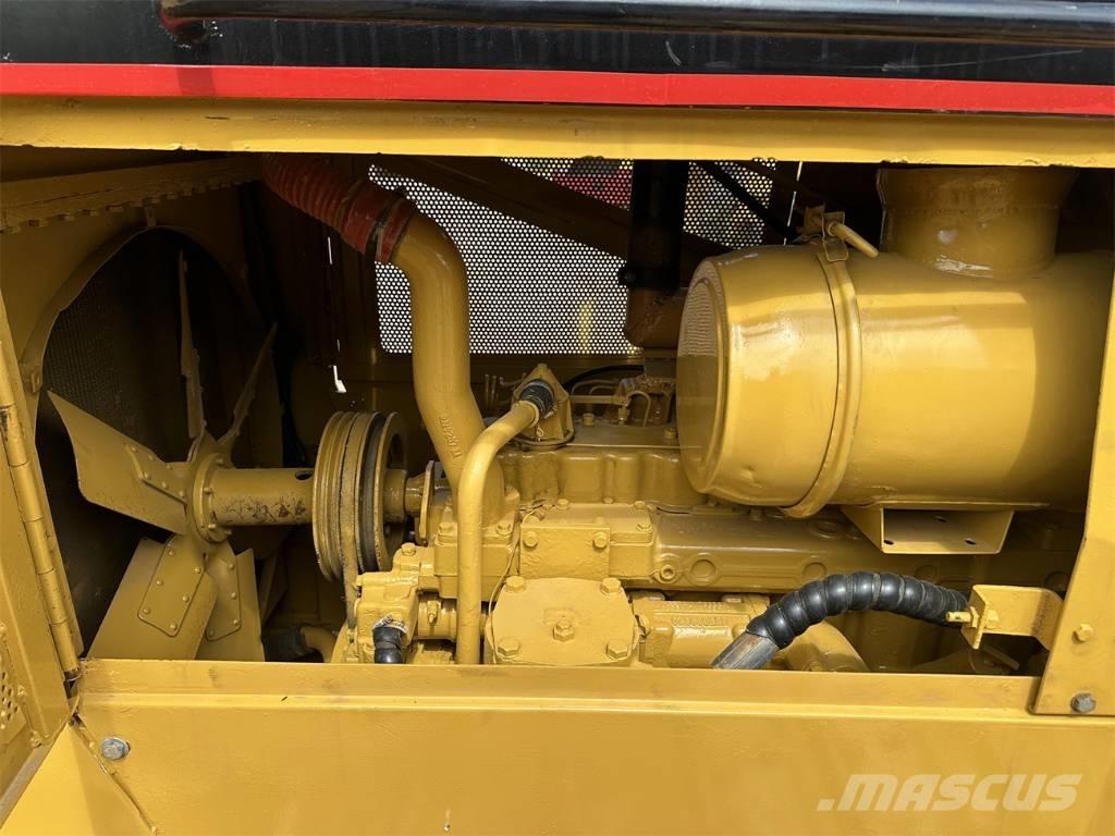 CAT D 6 G Telaketjupuskutraktorit