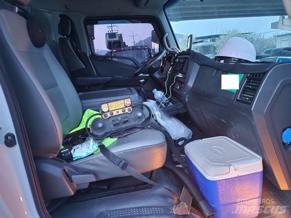 Novas 300 Nostolava-autot