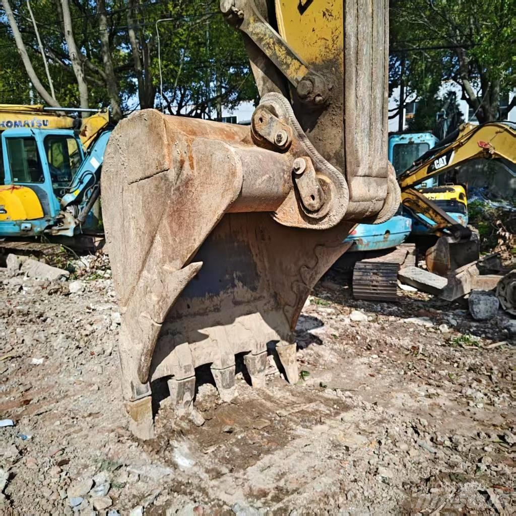 CAT 330 D Telakaivukoneet