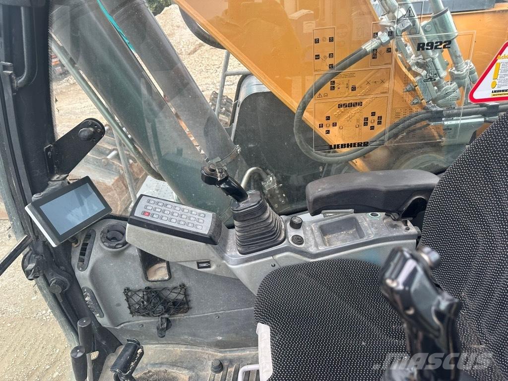 Liebherr R 922 Telakaivukoneet