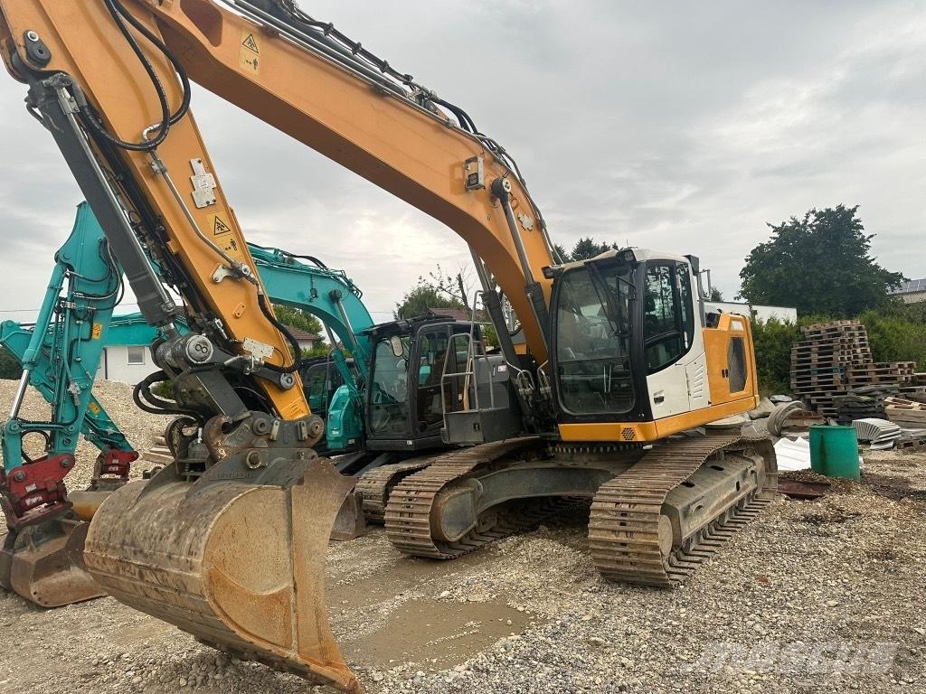 Liebherr R 922 Telakaivukoneet