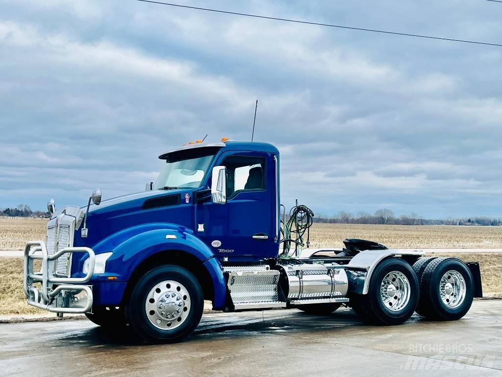Kenworth T 880 Vetopöytäautot