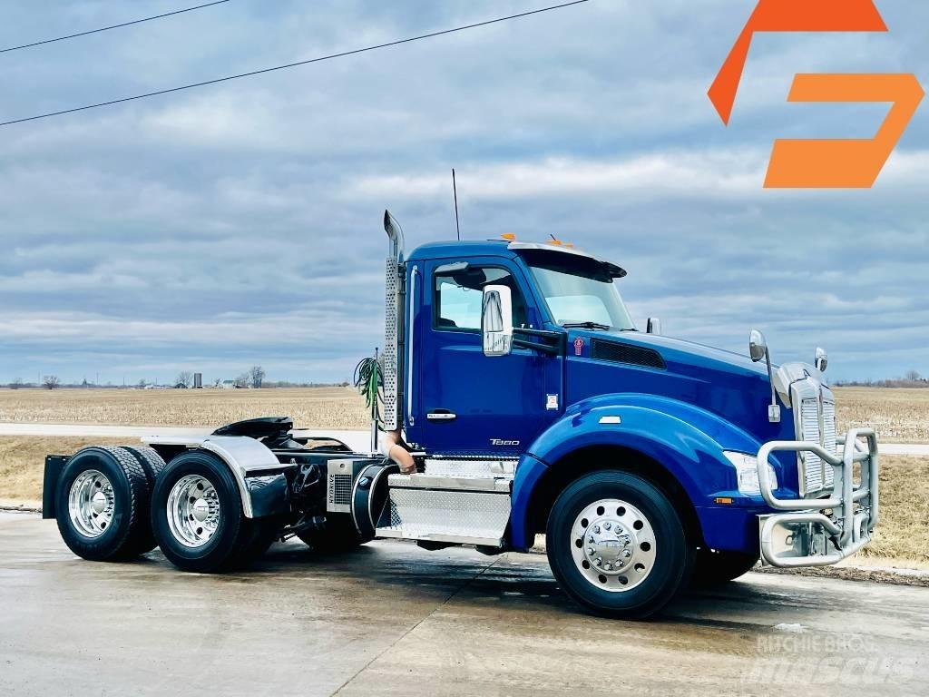 Kenworth T 880 Vetopöytäautot