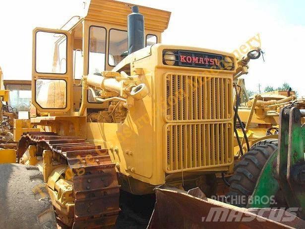 Komatsu d155a-1 Telaketjupuskutraktorit