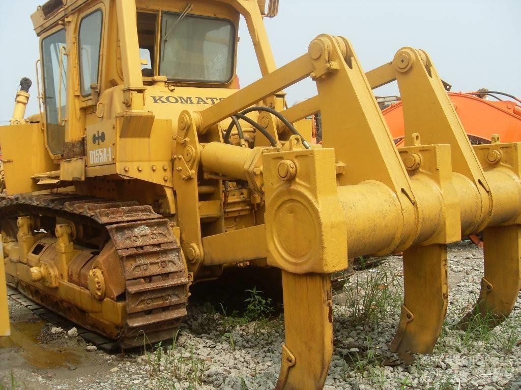 Komatsu d155a-1 Telaketjupuskutraktorit