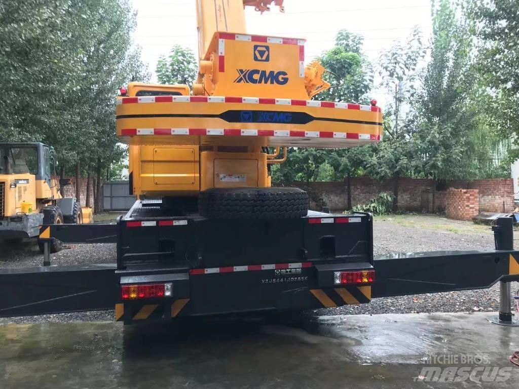 XCMG QY50KC Mobiilinosturit