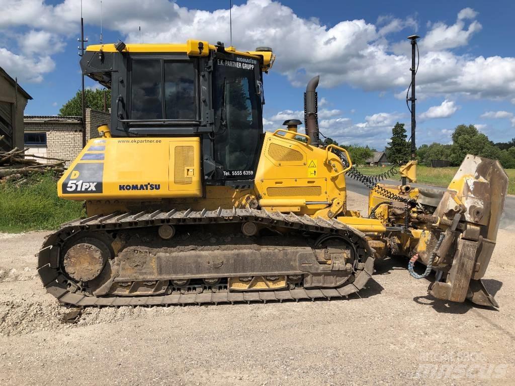 Komatsu D51PX-24 Telaketjupuskutraktorit