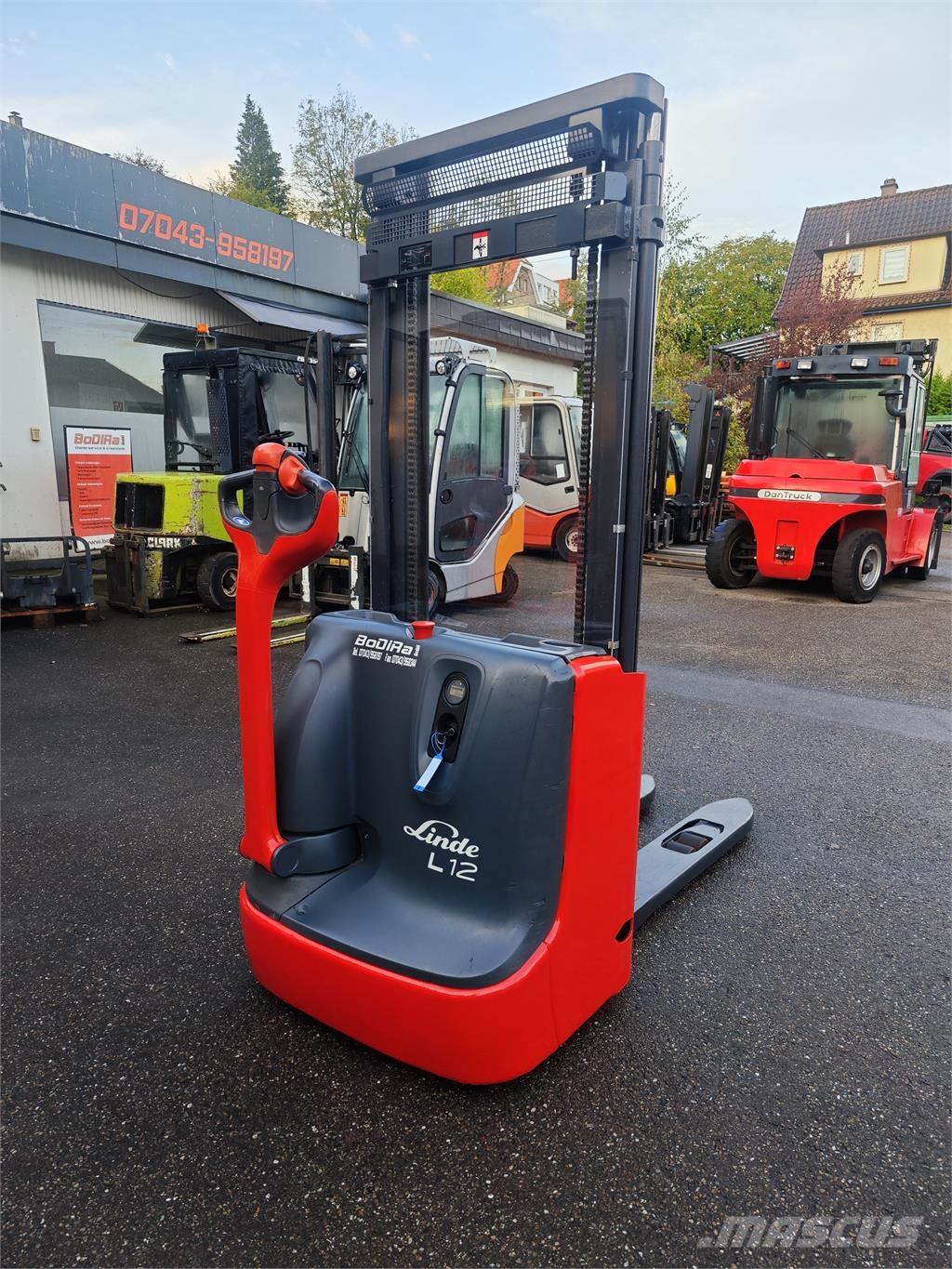 Linde L 12 Ajettavat pinoamisvaunut