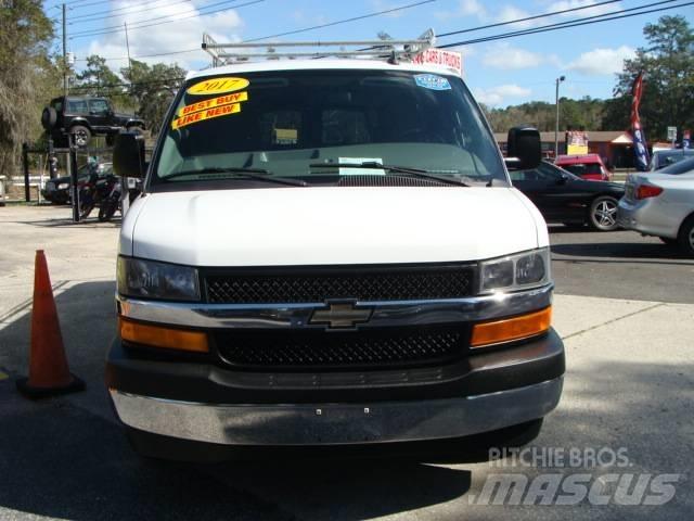 Chevrolet G3500 Pakettiautot
