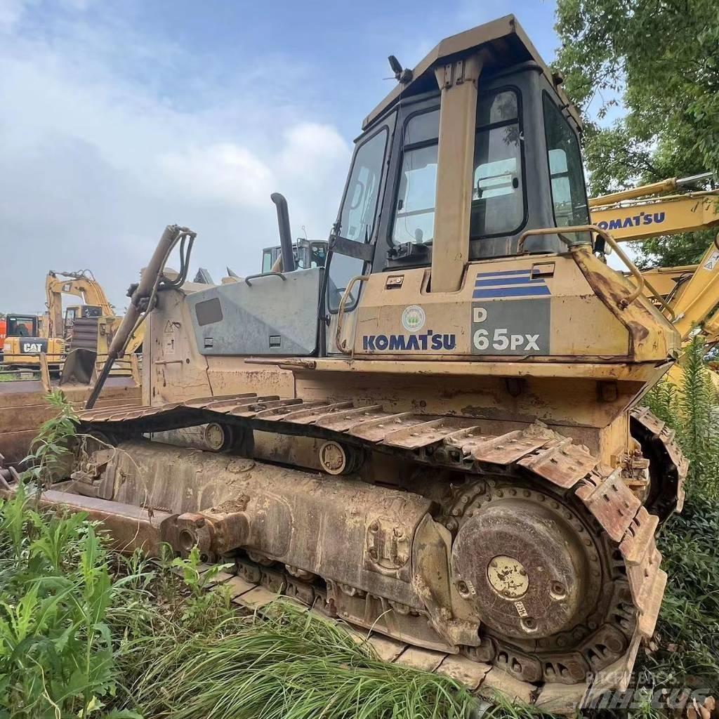 Komatsu D 65 P-12 Telaketjupuskutraktorit