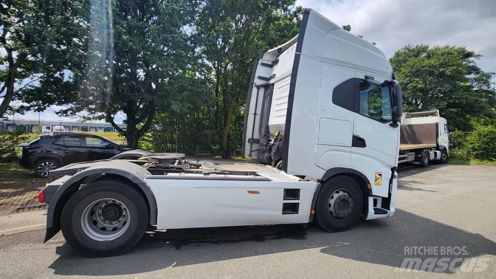 Iveco Saway 530 Vetopöytäautot