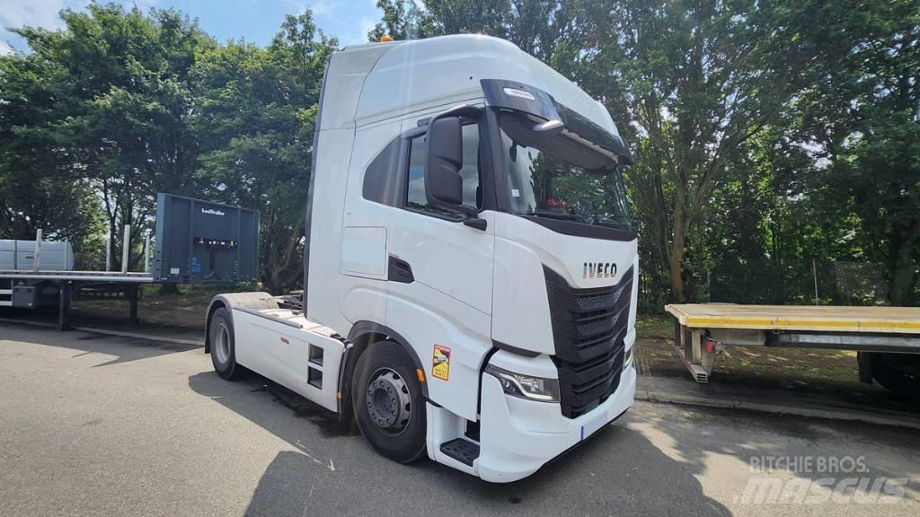 Iveco Saway 530 Vetopöytäautot
