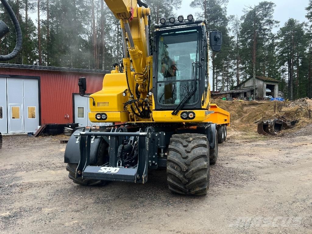 Komatsu PW 158-11 E0 Pyöräkaivukoneet