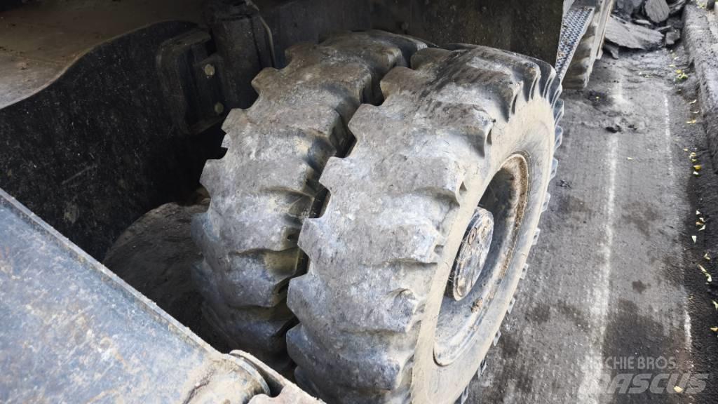 CAT 313 D Pyöräkaivukoneet