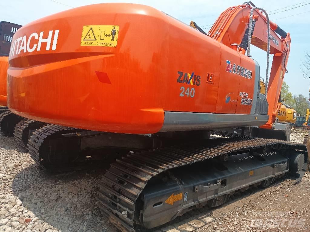 Hitachi ZX 240 Telakaivukoneet