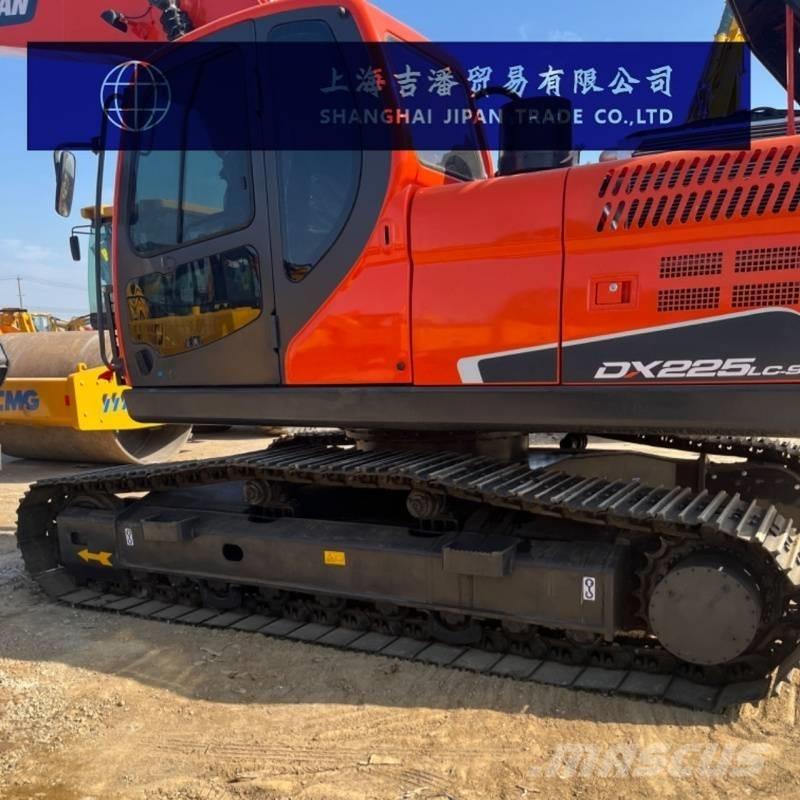 Doosan DX 225 Telakaivukoneet