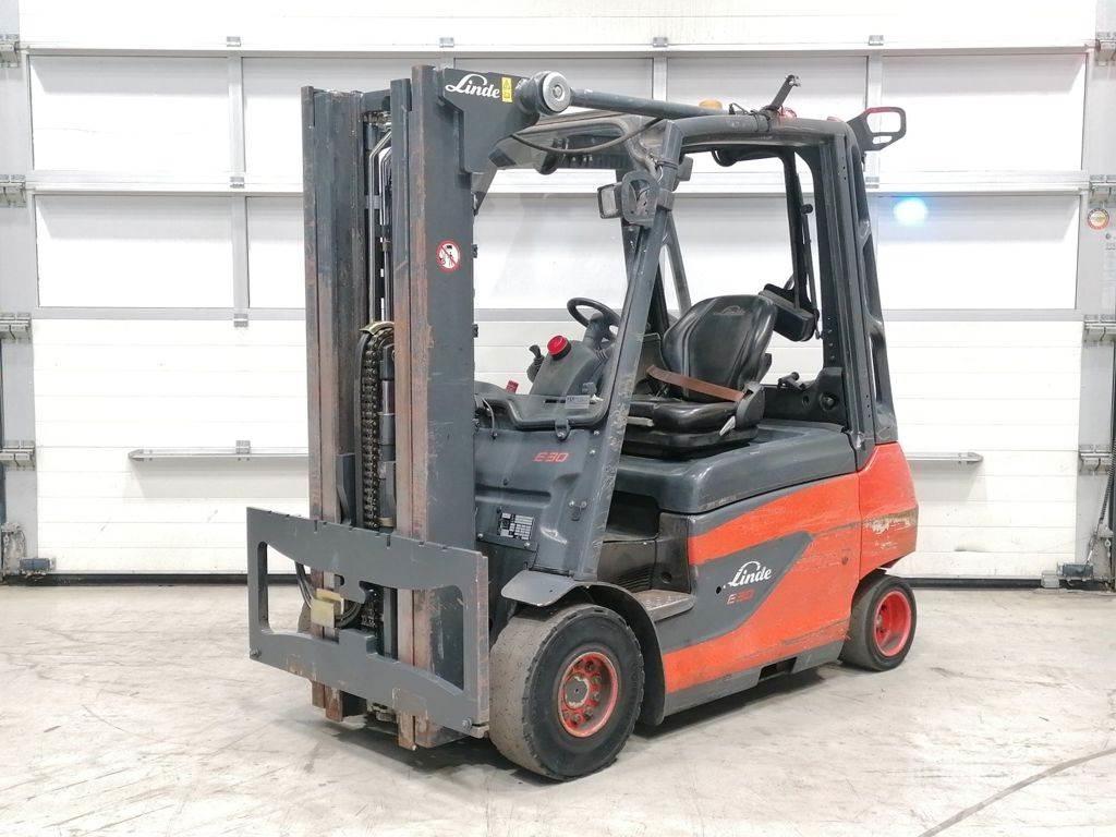Linde E30-01 Sähkötrukit