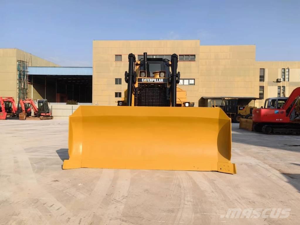 CAT D8R Telaketjupuskutraktorit