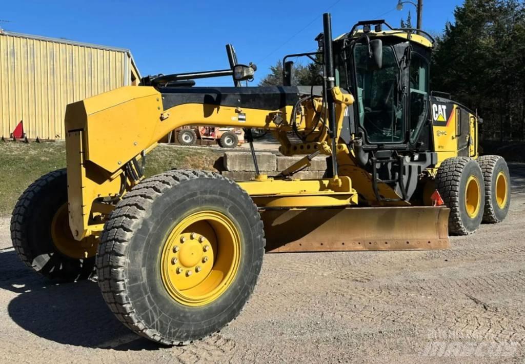 CAT 140M Tiehöylät