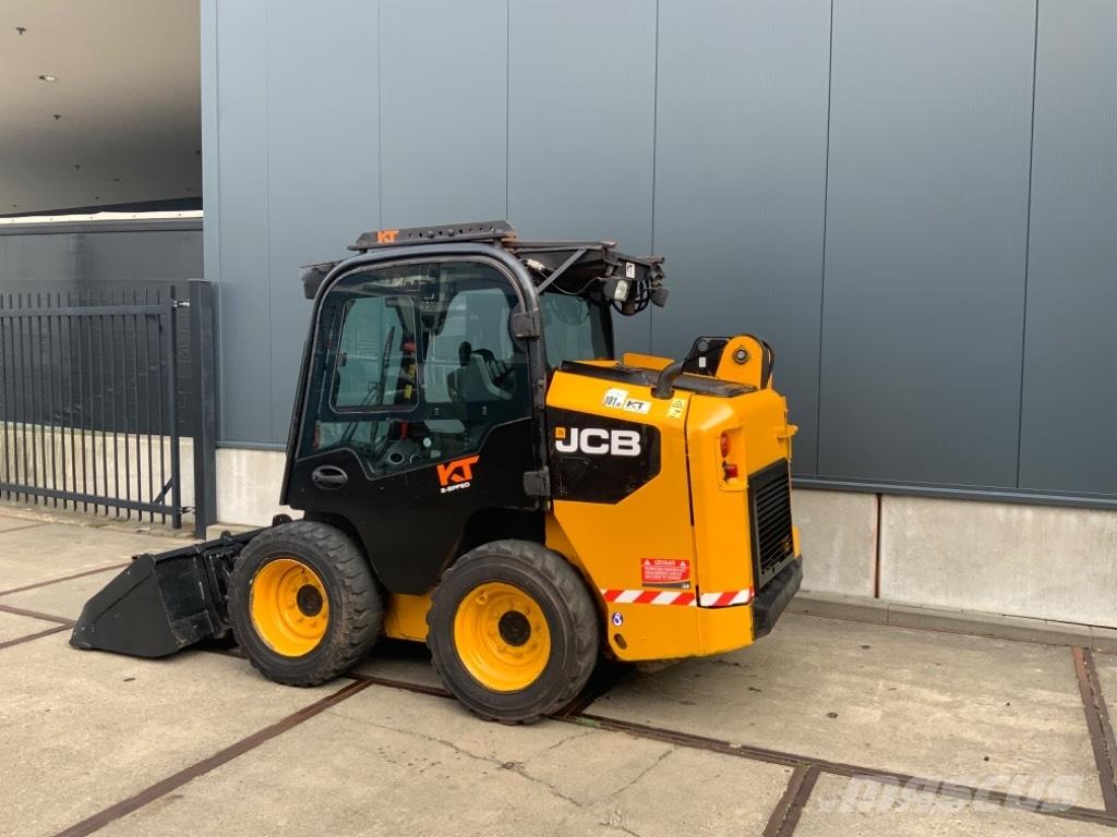 JCB 155 Liukuohjatut kuormaajat